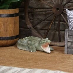 Sunnydaze Decor Sunnydaze Chloe The Crabby Crocodile Realistic Polystone Garden Statue Decor For Indoor Or Outdoor Use - 18"