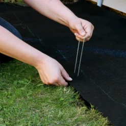 Sunnydaze Decor Sunnydaze UV Resistant Landscape Fabric Weed Barrier Fabric With Landscape Staples -Sunnydaze Decor GUEST 7c270fef 1dd3 4f4b 9419 7027a0616c00